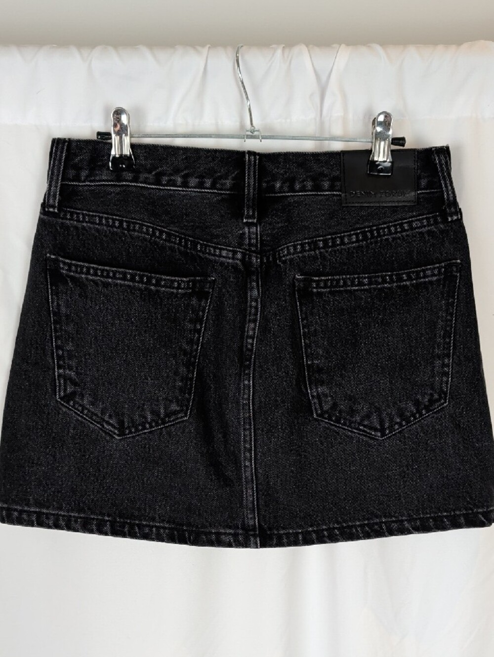 NWOT Denim Forum Aritzia The '90s Ricci Denim Skirt Black 26 Brand - Picture 2 of 14